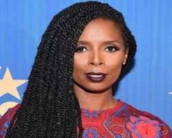 Tasha Smith Birthday, Real Name, Age, Weight, Height, Family, Facts